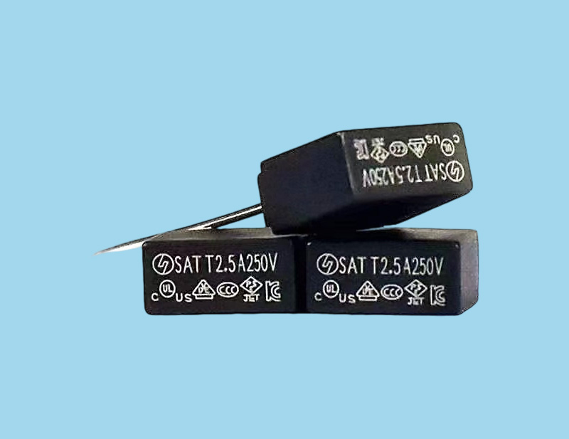 8×4×7.7mm方型保险丝